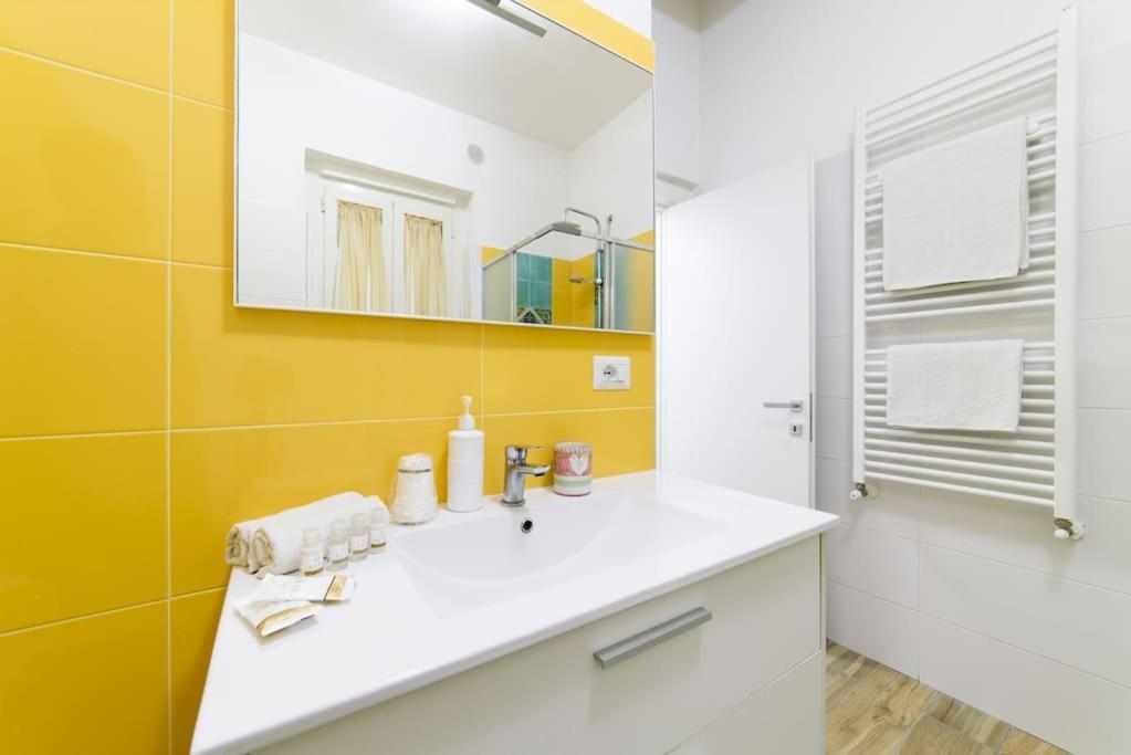 Stazione Treni - Wi-Fi & Netflix Cozy Space Apartment Салерно Екстериор снимка