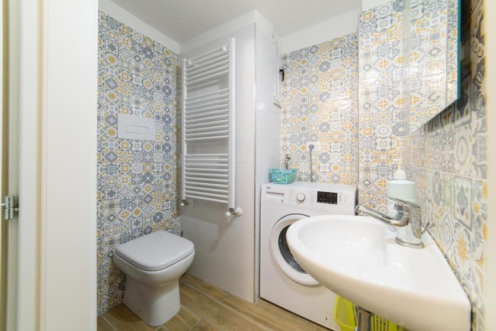 Stazione Treni - Wi-Fi & Netflix Cozy Space Apartment Салерно Екстериор снимка