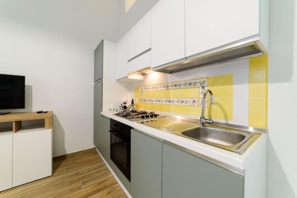 Stazione Treni - Wi-Fi & Netflix Cozy Space Apartment Салерно Екстериор снимка